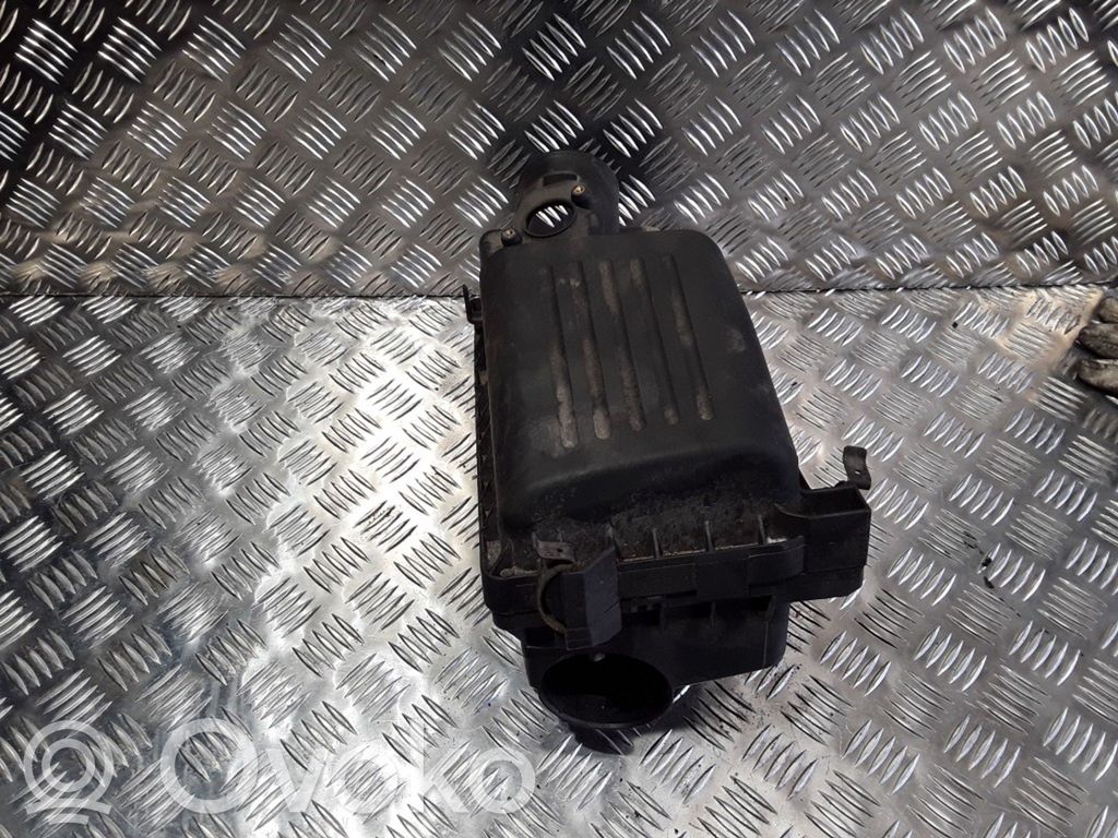 Toyota Avensis T250 Air filter box 
