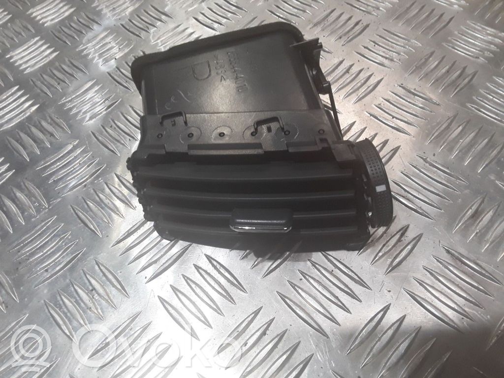 Toyota Corolla Verso AR10 Dysze / Kratki środkowego nawiewu deski rozdzielczej 