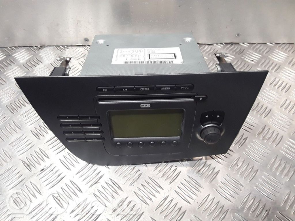 Seat Leon (1P) Radio/CD/DVD/GPS head unit 