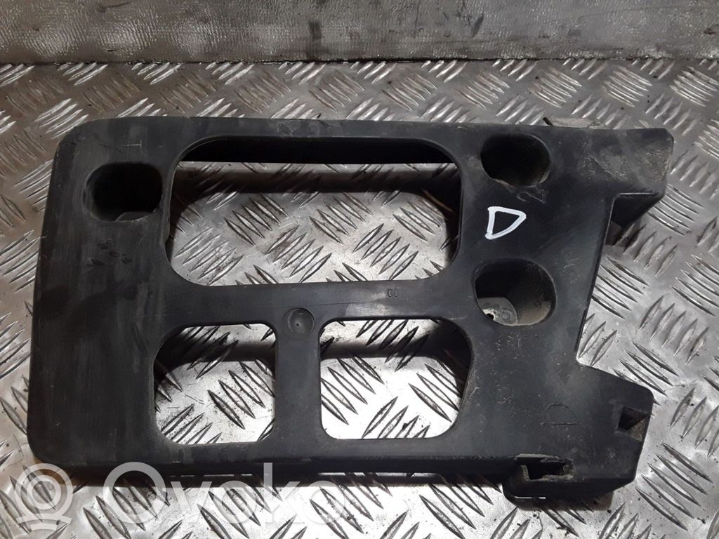 Peugeot 407 Soporte de montaje del parachoques trasero 