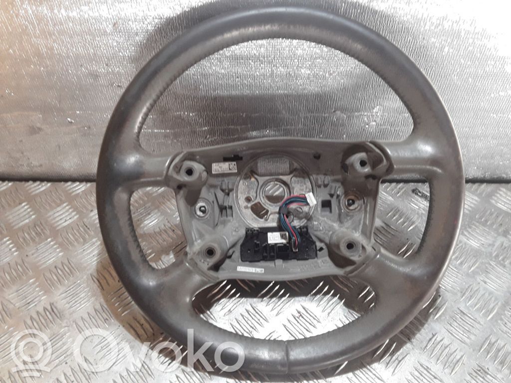 Audi A4 S4 B6 8E 8H Ohjauspyörä 