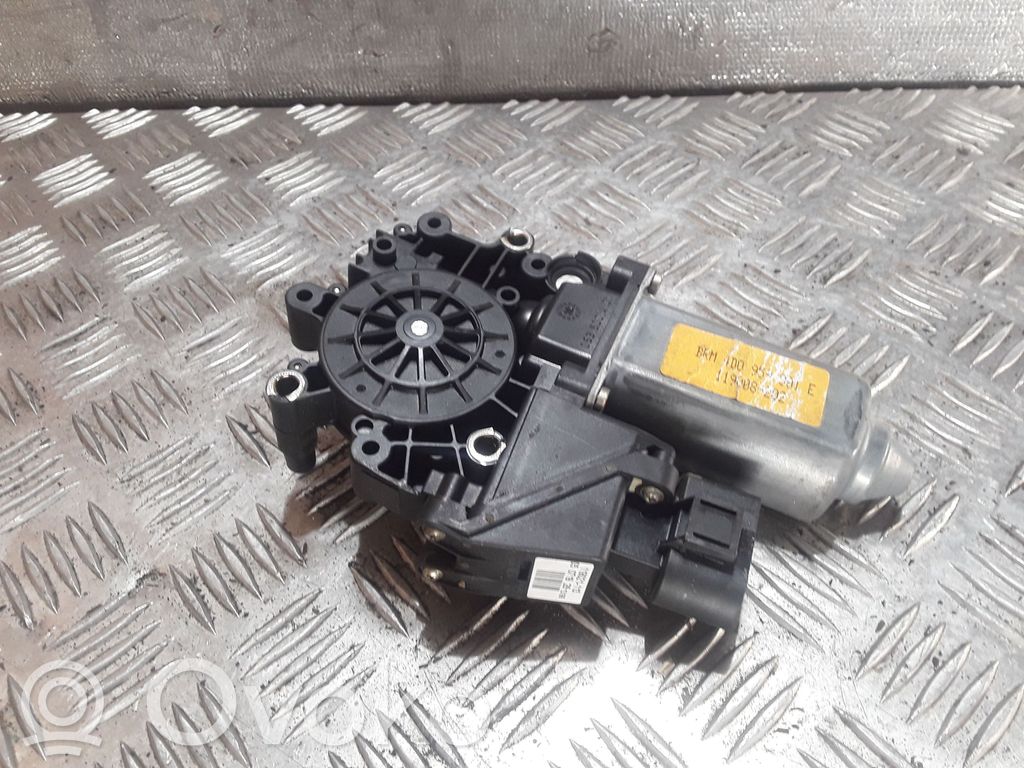 Audi A8 S8 D2 4D Silnik regulatora szyby drzwi przednich 