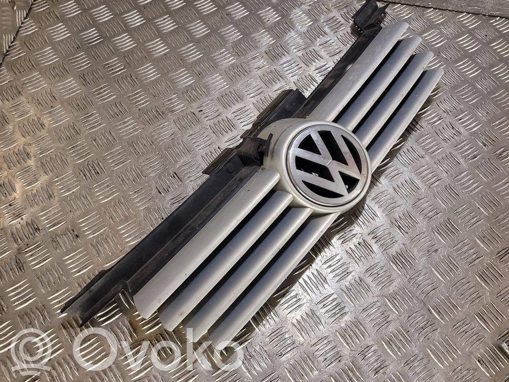 Volkswagen Bora Maskownica / Grill / Atrapa górna chłodnicy 