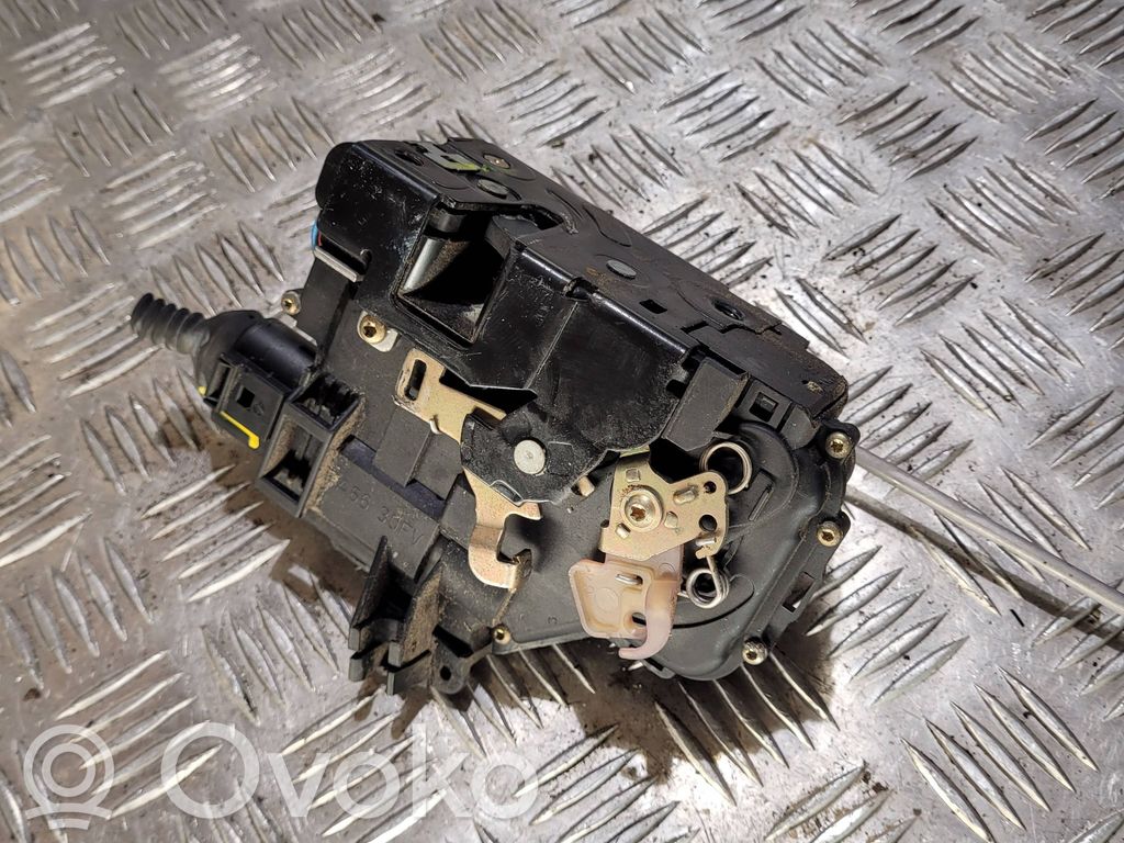 Audi A4 S4 B6 8E 8H Cerradura de puerta delantera 