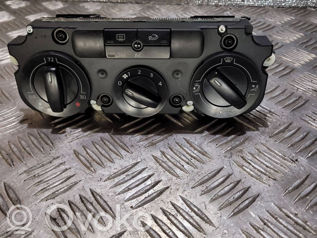 Volkswagen Jetta V Climate control unit 