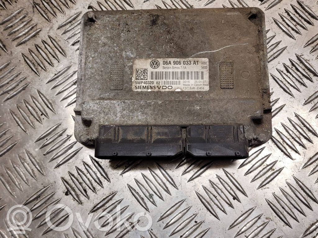 Volkswagen PASSAT B6 Engine control unit/module 