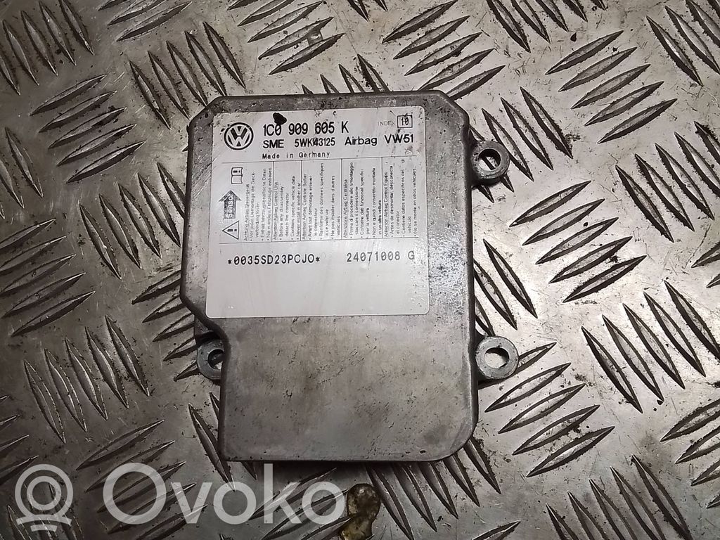 Skoda Fabia Mk2 (5J) Airbag control unit/module 