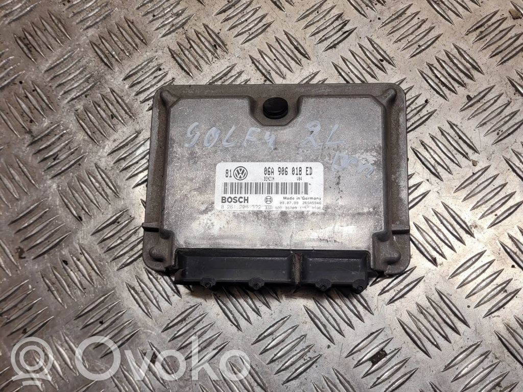 Volkswagen Golf IV Engine control unit/module 