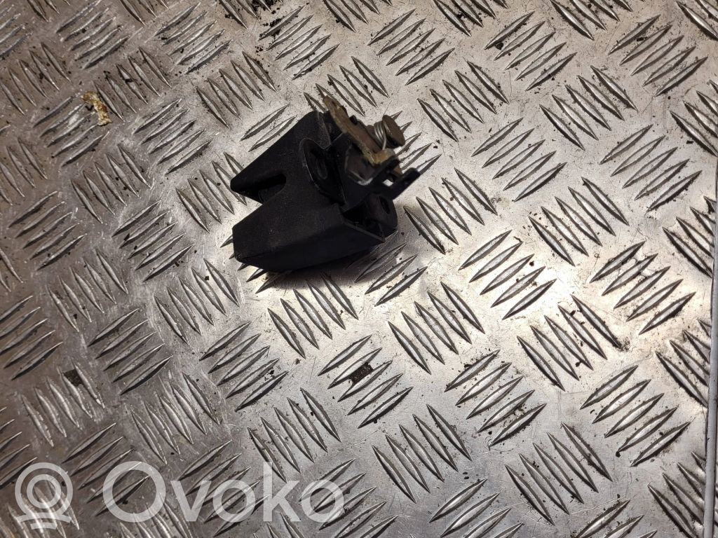 Volkswagen Caddy Spyna galinio dangčio 