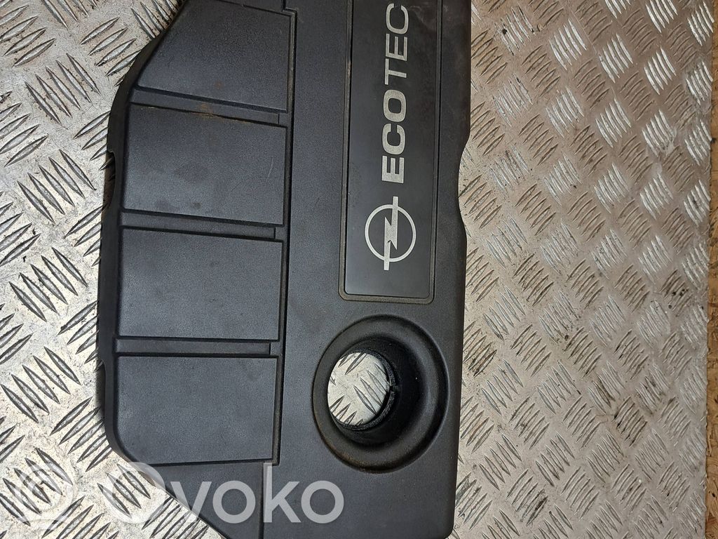 Opel Astra H Couvercle cache moteur 