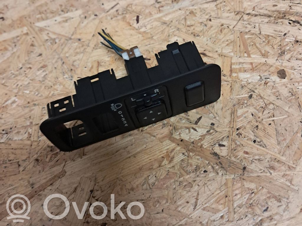Mitsubishi Space Star Wing mirror switch 