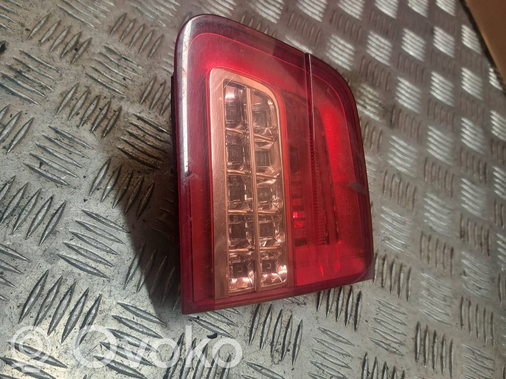 Citroen C5 Galinis žibintas dangtyje 