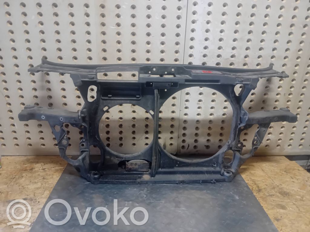 Audi A6 Allroad C5 Radiatorių panelė 