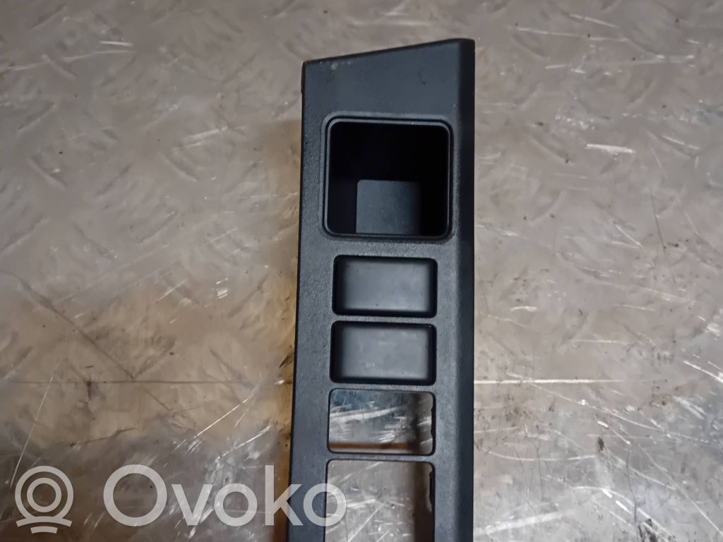 Nissan Note (E11) Mirror switch trim 