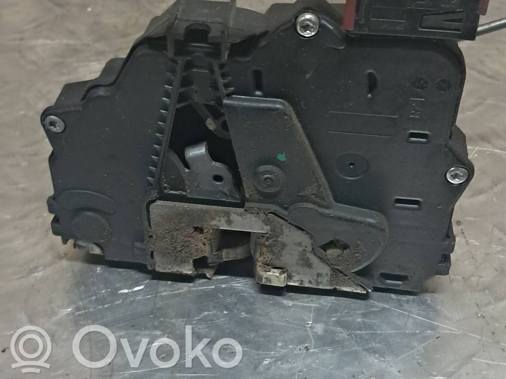 Opel Corsa D Front door lock 