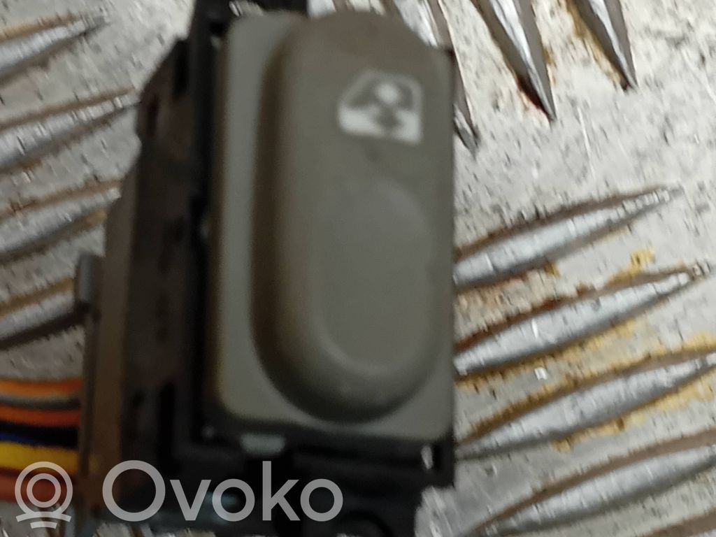 Renault Scenic I Sähkötoimisen ikkunan ohjauskytkin 