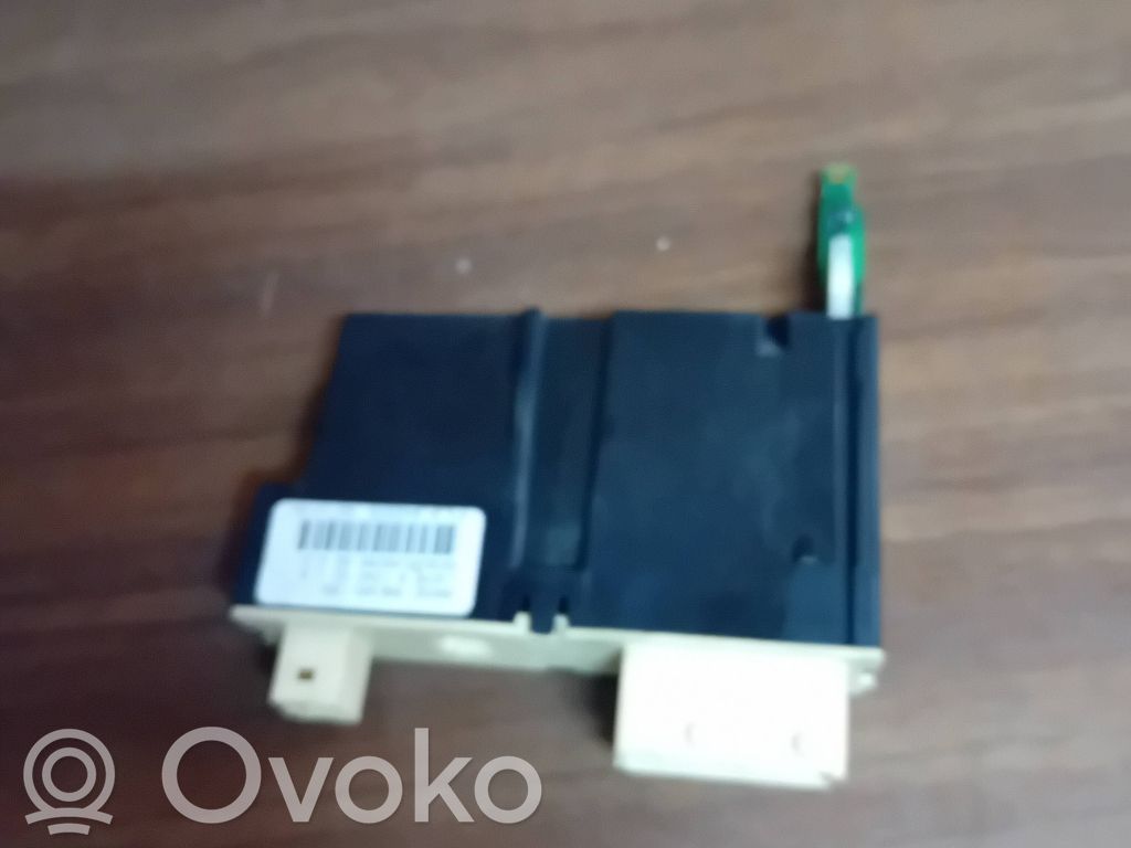 Peugeot 307 Etuikkunan nostomekanismi ilman moottoria 