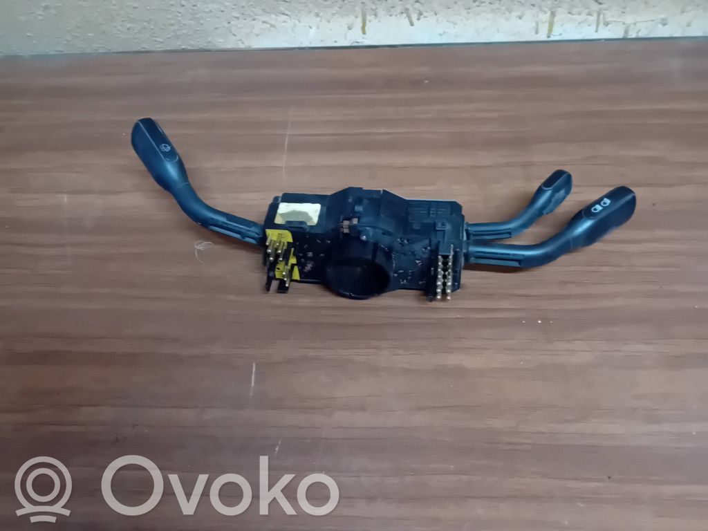 Audi A4 S4 B5 8D Interruptor/palanca de limpiador de luz de giro 