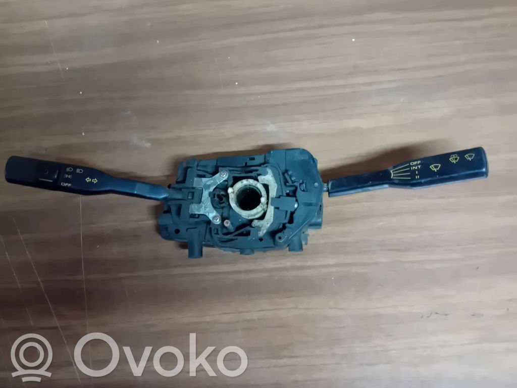 Mazda 323 Commodo, commande essuie-glace/phare 