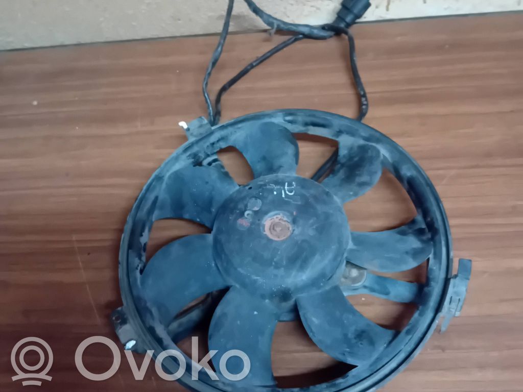 Volkswagen PASSAT B5.5 Elektrisks radiatoru ventilators 