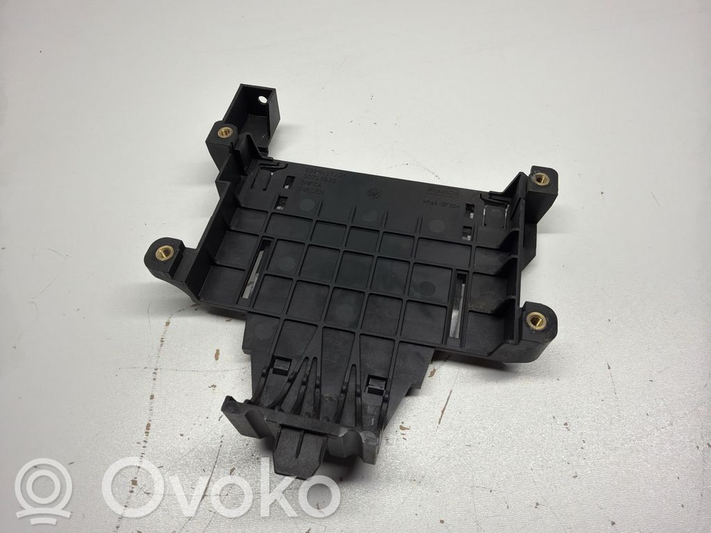 Volvo XC60 Другая деталь отсека двигателя 