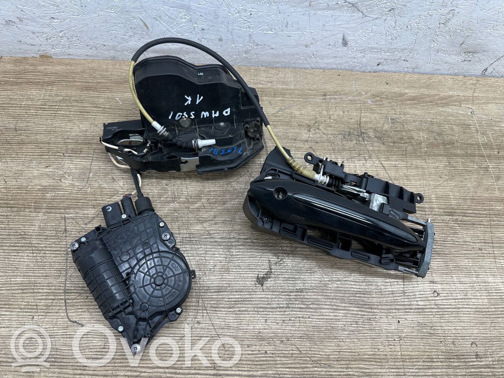 BMW 5 F10 F11 Zamek drzwi przednich 