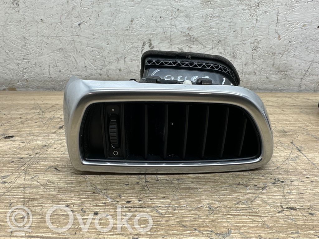 Porsche Cayenne (92A) Boczna kratka nawiewu deski rozdzielczej 