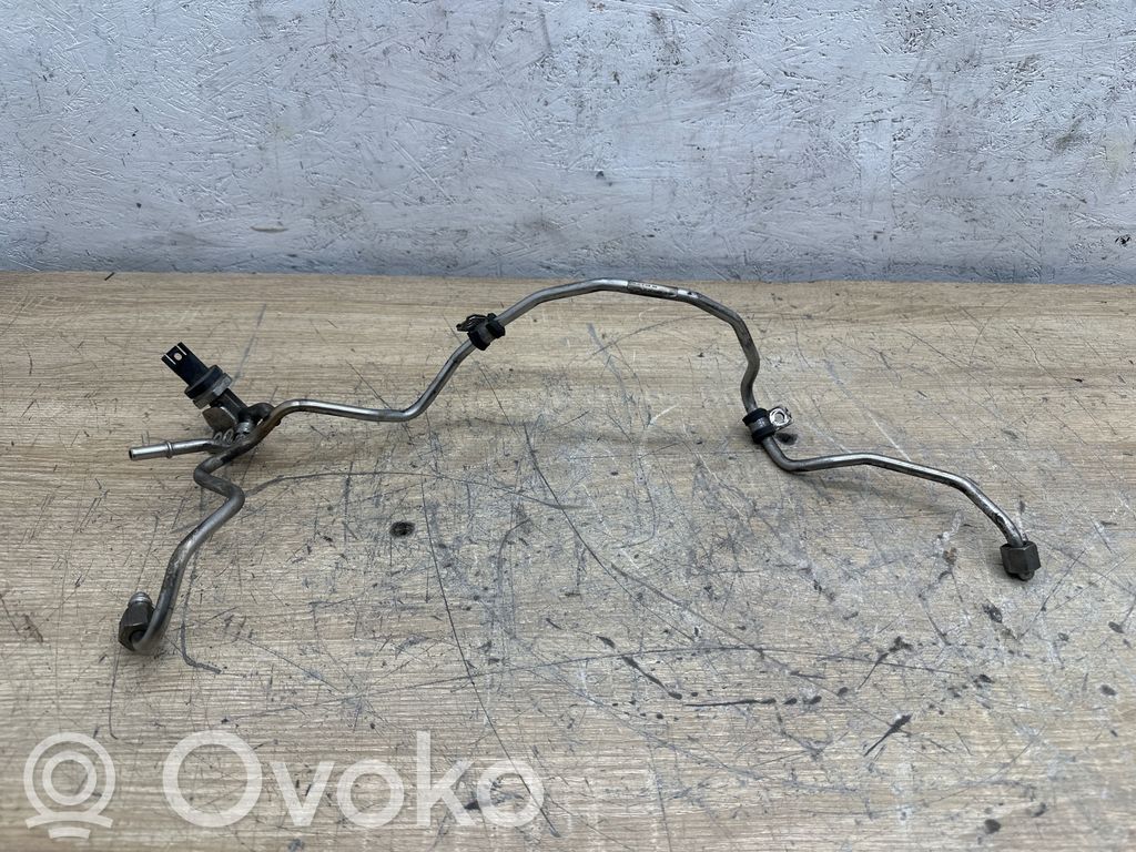 BMW 7 F01 F02 F03 F04 Fuel line pipe 