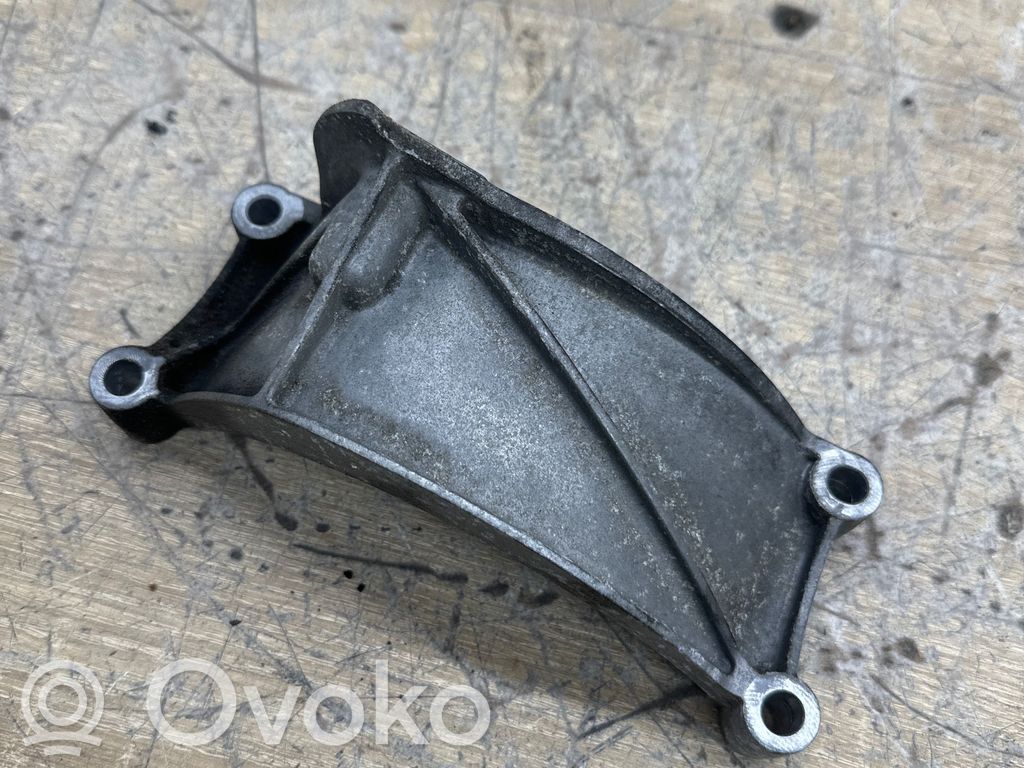 Audi A7 S7 4G Soporte del alternador 