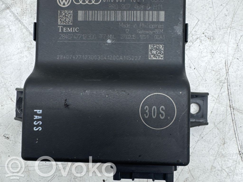 Audi A5 8T 8F Gateway control module 