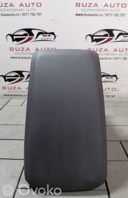 Audi A3 8Y Reposabrazos 