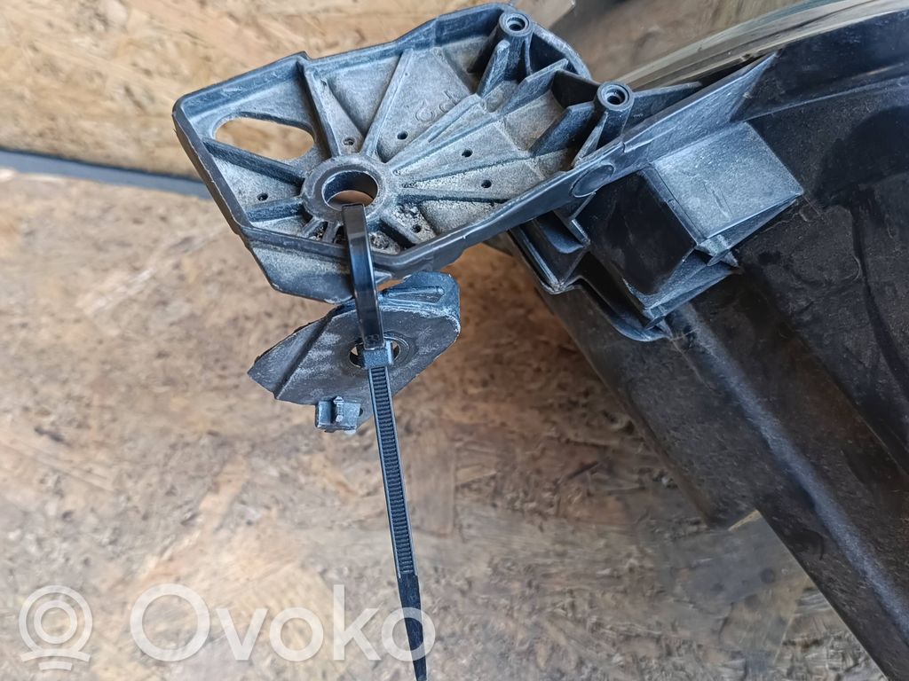 Scheinwerfer   90146120,9816824780,901461200P15