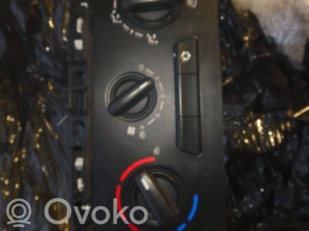 Console centrale, commande chauffage/clim