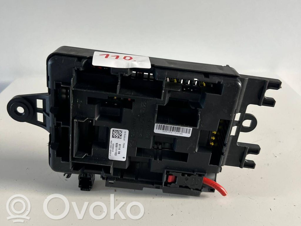 BMW 1 F20 F21 Ramka / Moduł bezpieczników 