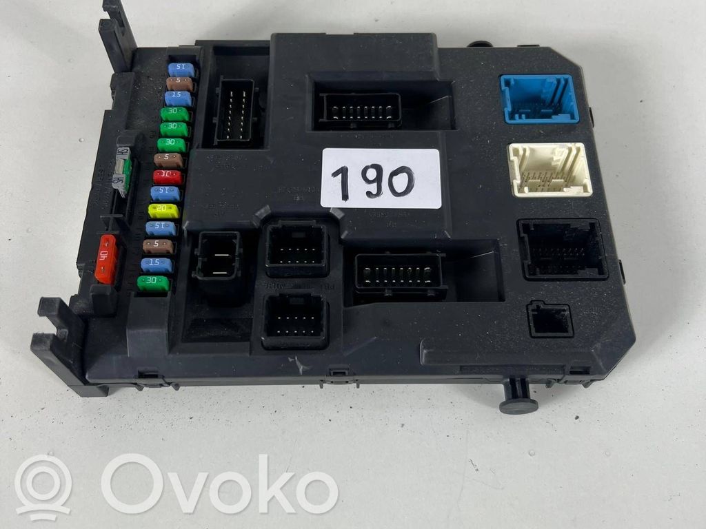 Módulo de fusible   JPF9666952280,20151021,22661F01
