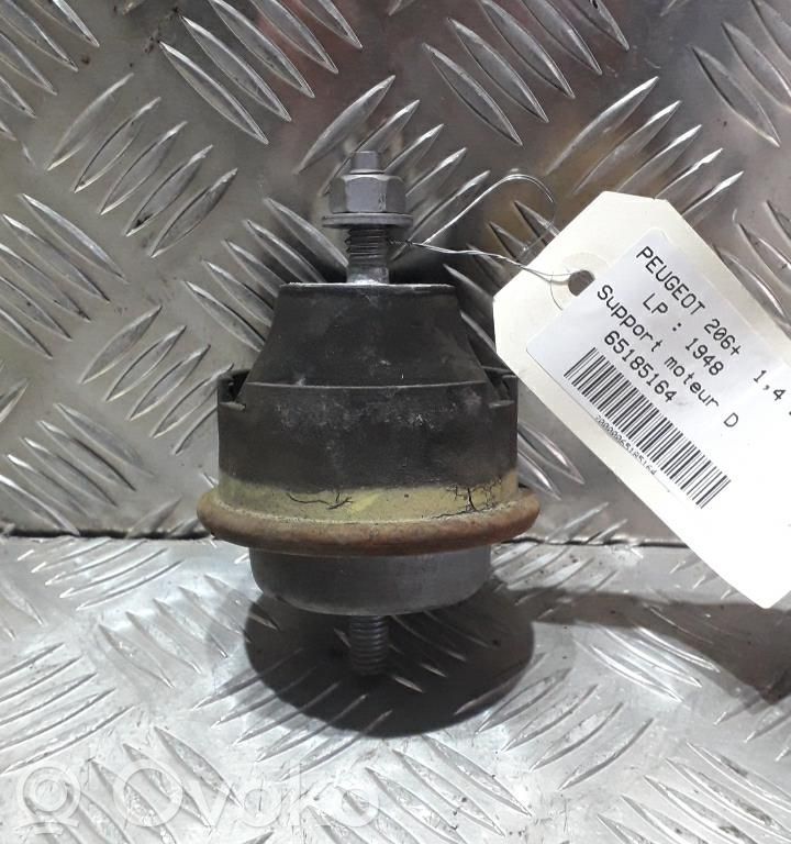 Peugeot 206+ Engine mount bracket 