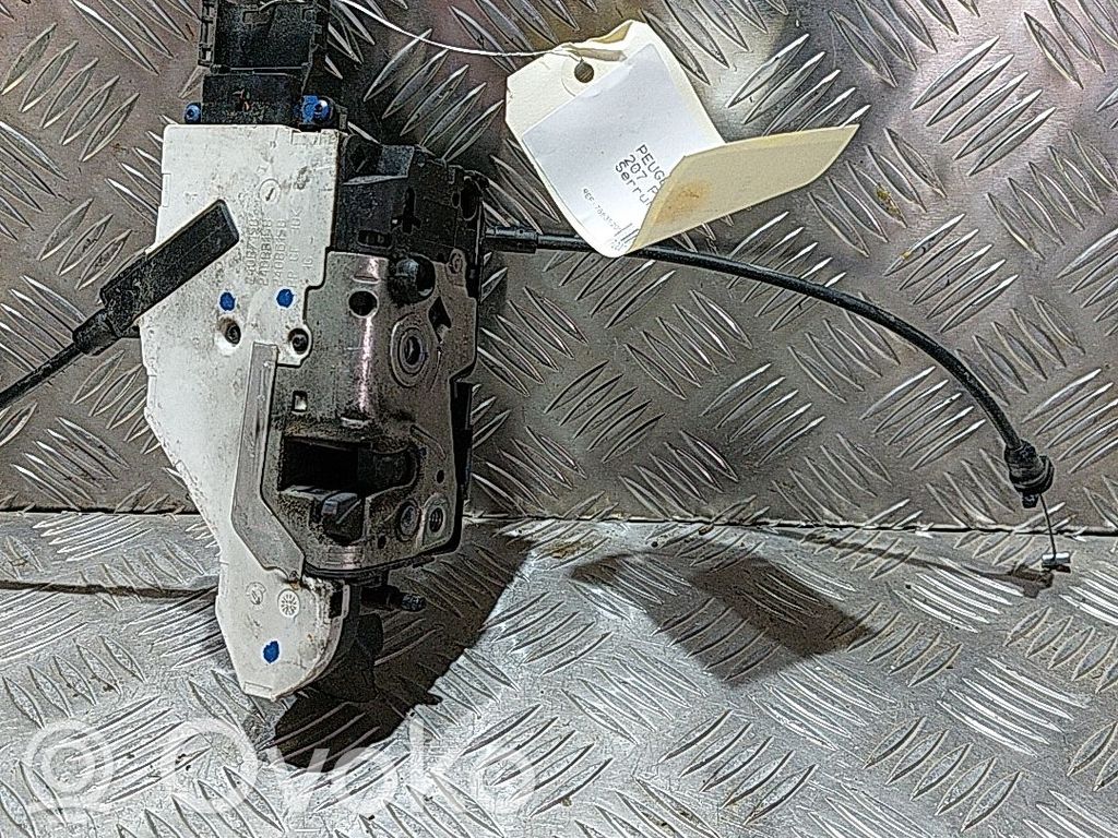 Peugeot 207 Etuoven lukko 