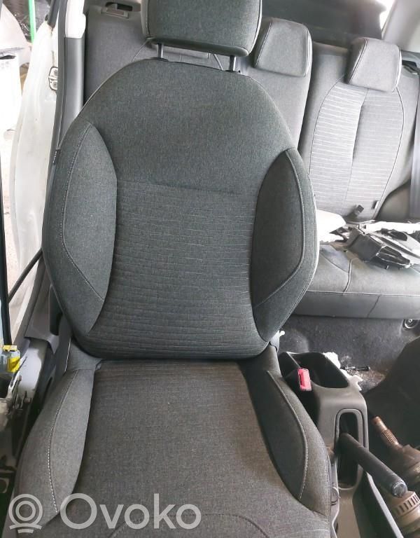 Citroen C3 Etumatkustajan istuin 