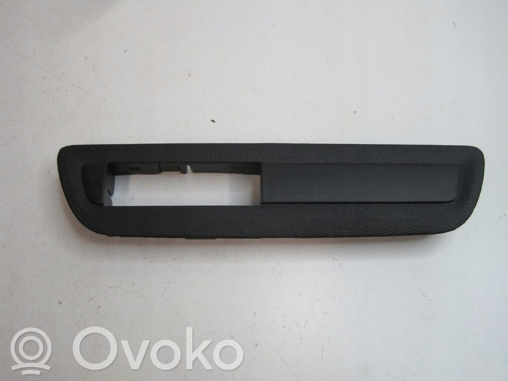 Peugeot Partner III Central console control unit 