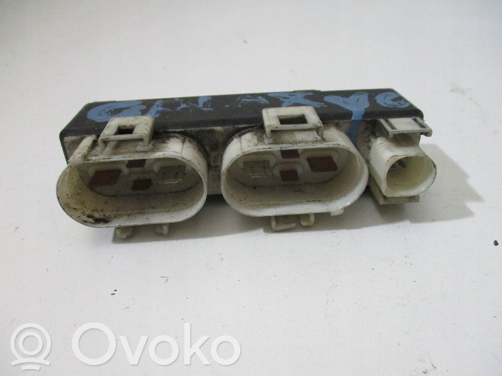 Audio system kit   95VW8C616BA