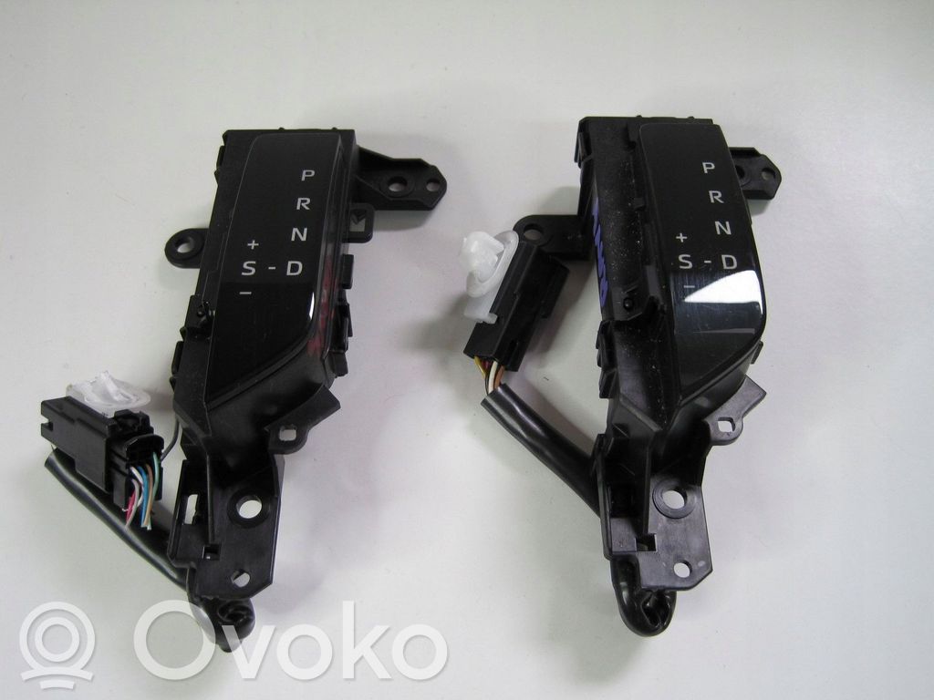 Toyota Hilux (N140, N150, N160, N170) Central console control unit 