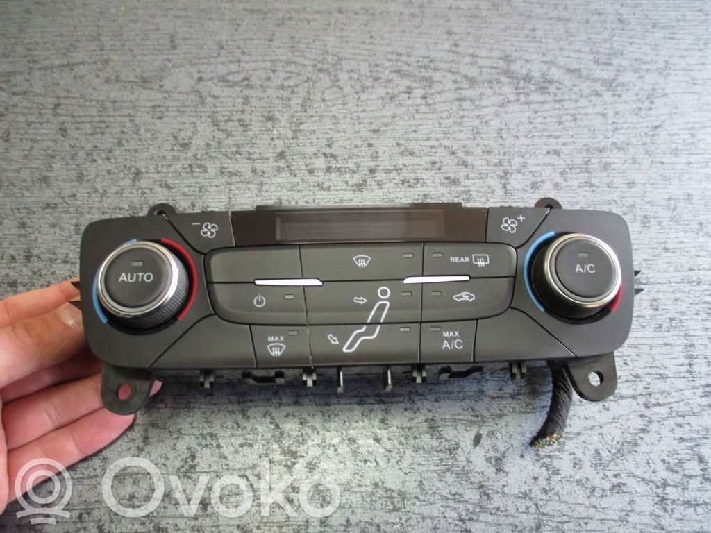 Ford Focus Central console control unit 