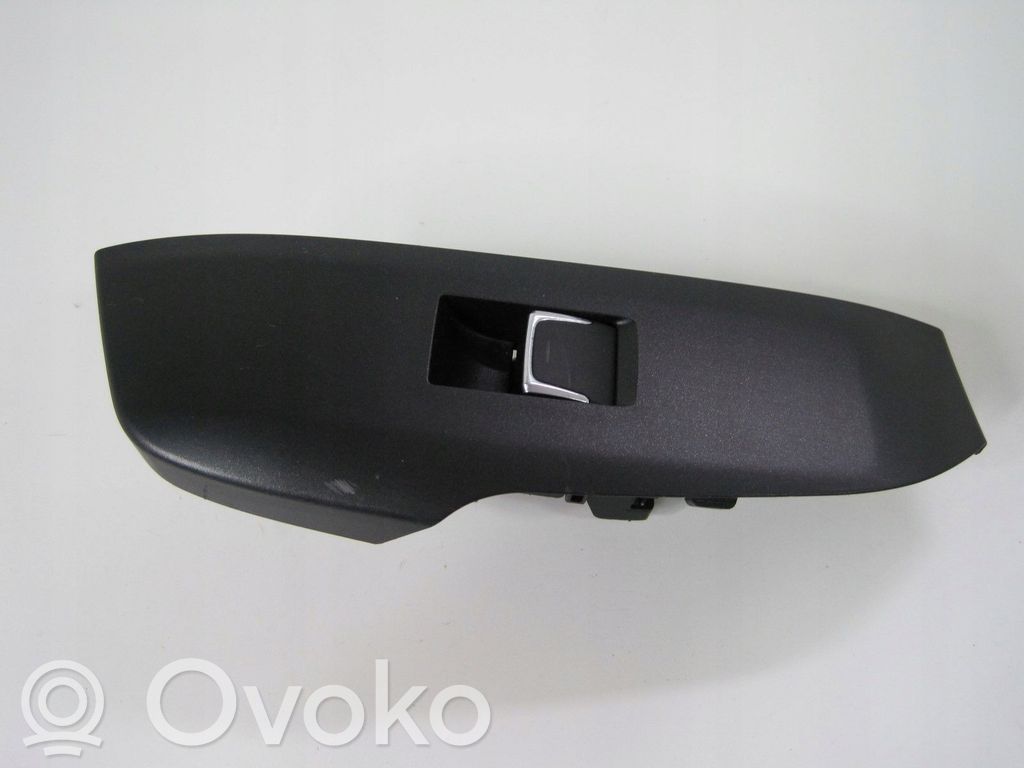 Lexus NX Central console control unit 