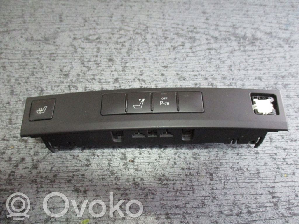 Hyundai H-1, Starex, Satellite Konsola środkowa / Panel sterowania 