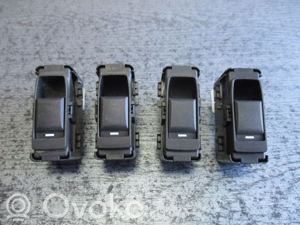 Jeep Cherokee Central console control unit 