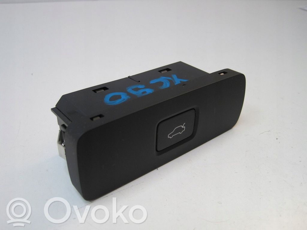 Central console control unit   P32350330
