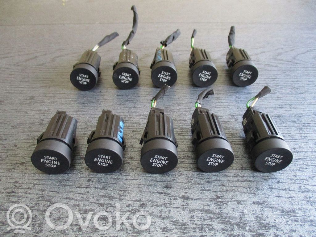 Renault Clio V Central console control unit 
