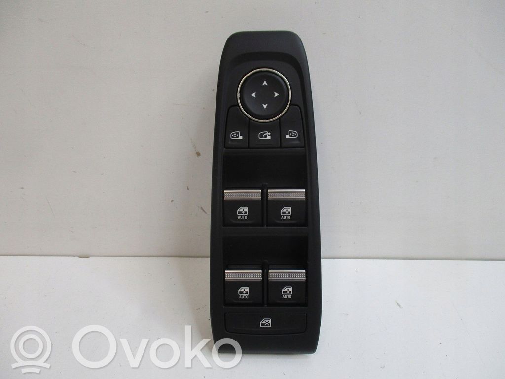 Renault Espace VI Central console control unit 