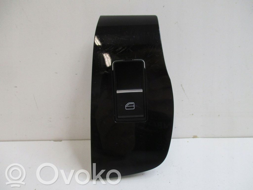 Mazda 3 Central console control unit 