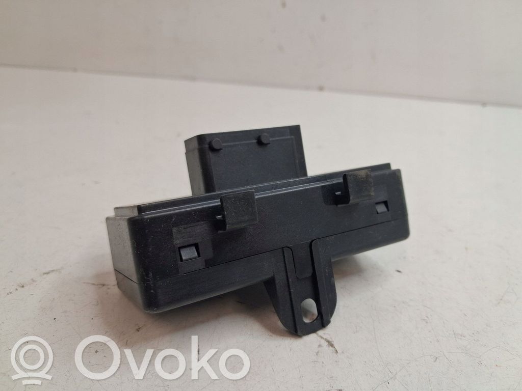 Peugeot Partner III Central body control module 